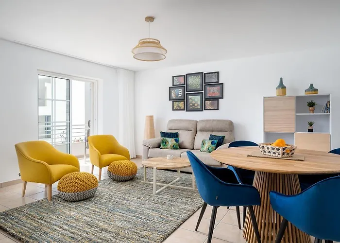 Unique Coastal De Apartament