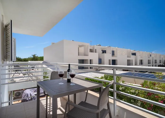 Unique Coastal De Apartament
